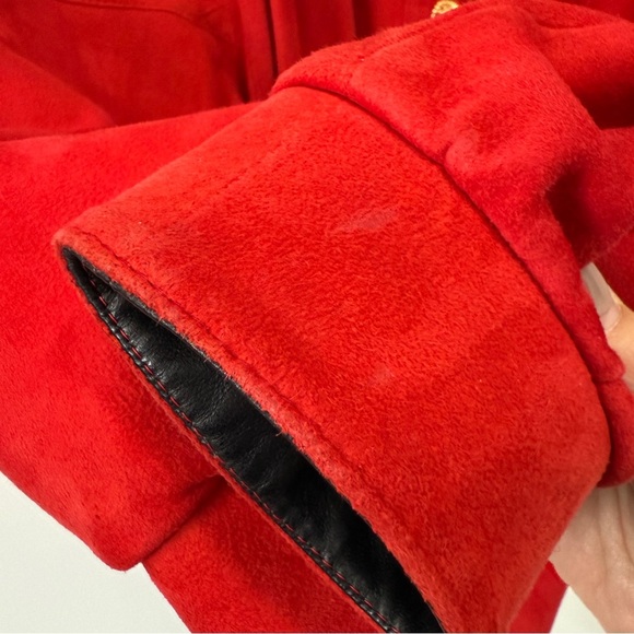 Chic Red Leather Power Jacket for Women Size M - Vintage 1980s Coat - Picture 14 of 17